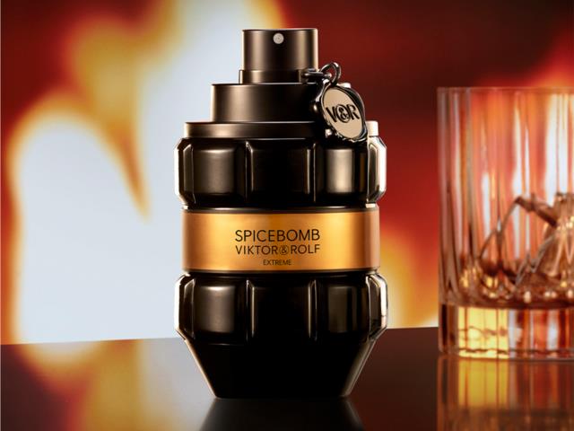 Viktor & Rolf Spicebomb Extreme Eau de Parfum Spray, 3.04-oz.
